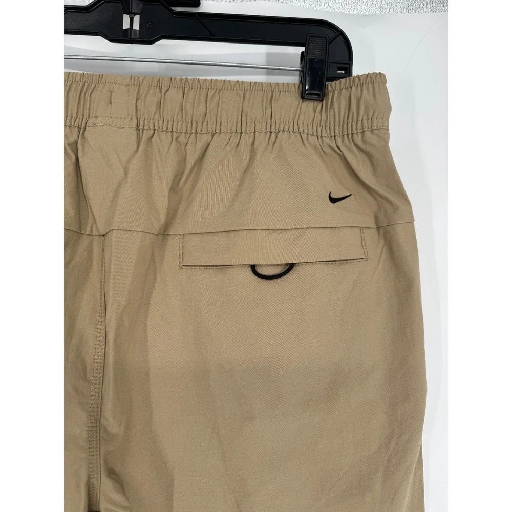 Nike Tech Woven Shorts Mens Medium Khaki Nylon Standard Fit Athletic HQ0470-297
